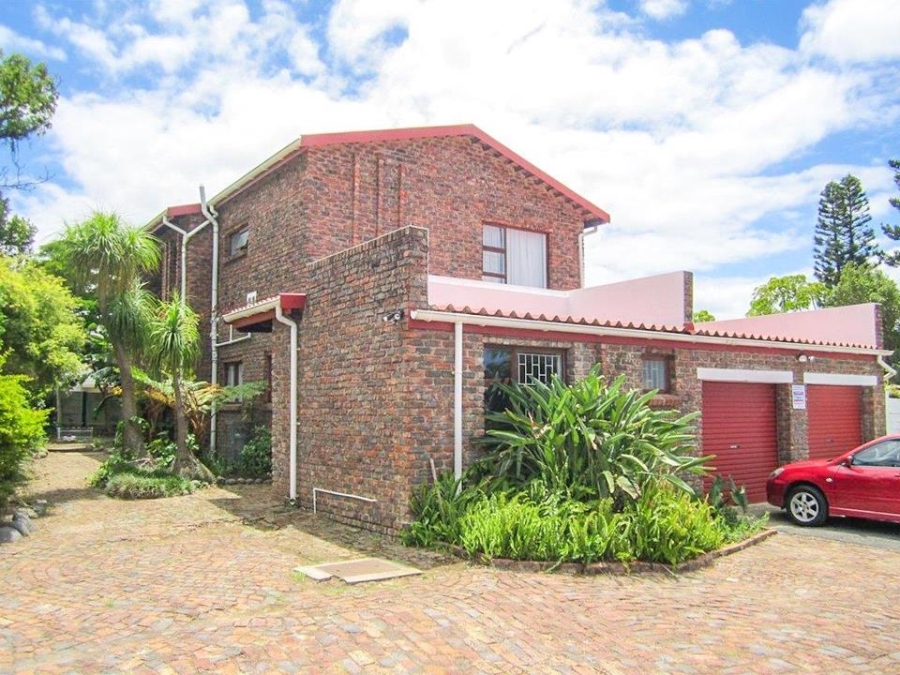 4 Bedroom Property for Sale in Beacon Bay Eastern Cape
